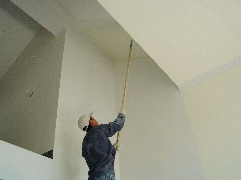 下雨天刷內(nèi)墻涂料是否關(guān)門窗？